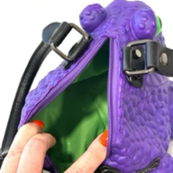 TAN Official Windy Willow Unique Frog Crossbody Handbag - Picture 12 of 16